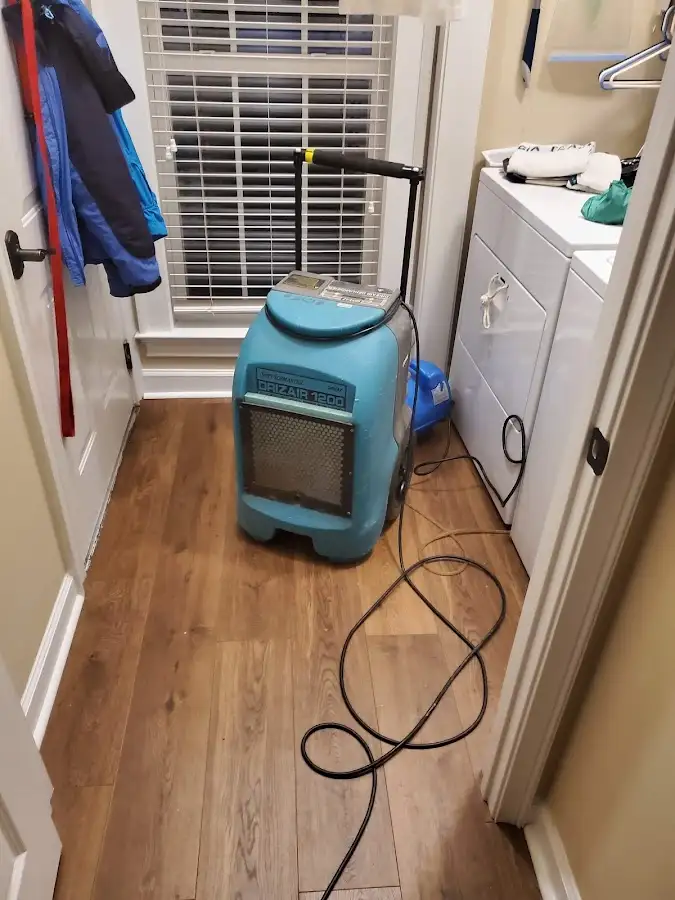 Commercial dehumidifier deployed for Flood Damage Cleanup in Granite Shoals
